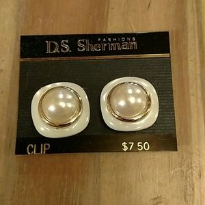 New on earring card! Clip earrings.